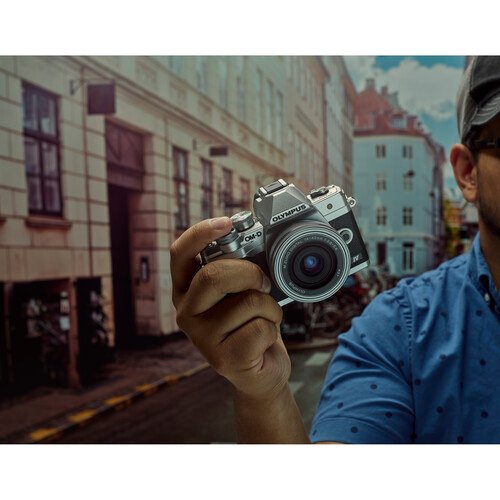 Olympus OM-D E-M10 Mark IV Mirrorless Camera with 14-42mm EZ Lens (Black)