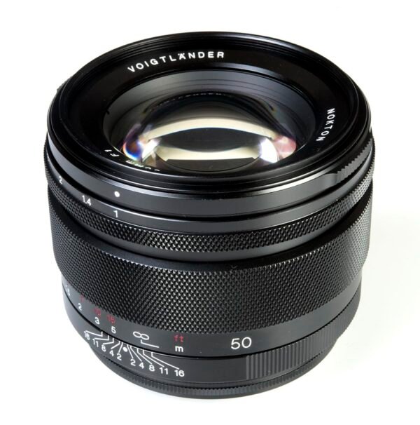 Voigtlander Lens 50mm F1.0 RF Mount Nokton for Canon RF Lensa Kamera