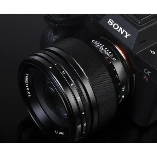 Distributor Lensa dan Aksesoris Fotografi Digital Pratama Retailindo Voigtlander Lens 50mm f1.0 E-Mount Nokton for Sony E-Mount - Lensa Kamera Sony